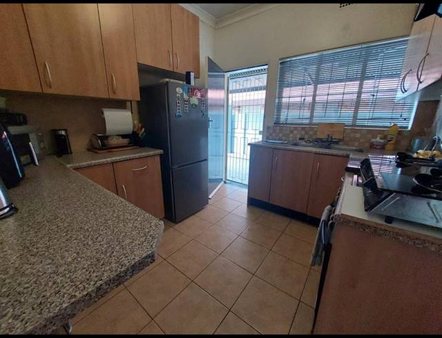 4 BEDROOM HOUSE FOR SALE IN CLAREMONT